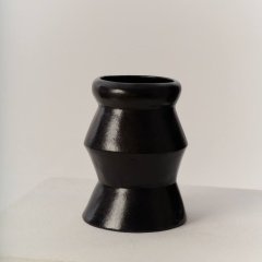 Черная ваза