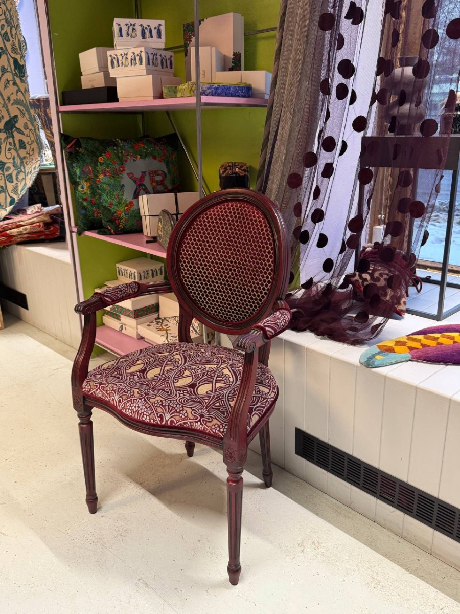 Стул Медальон с подлокотниками Лувр