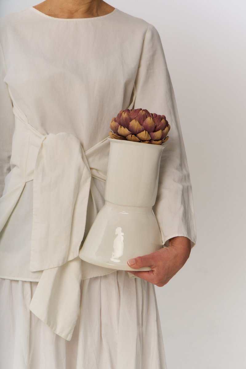 Белая ваза Бутон