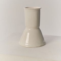 Белая ваза Бутон